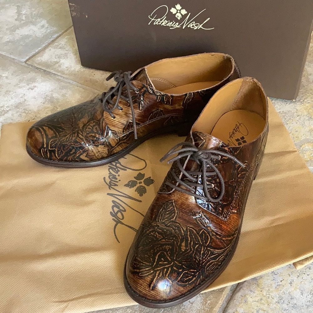 Patricia Nash SILVIO Leather Round Toe Oxfords